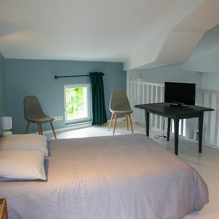 Gite De Catherine Saint-Christophe-des-Bardes Exterior photo