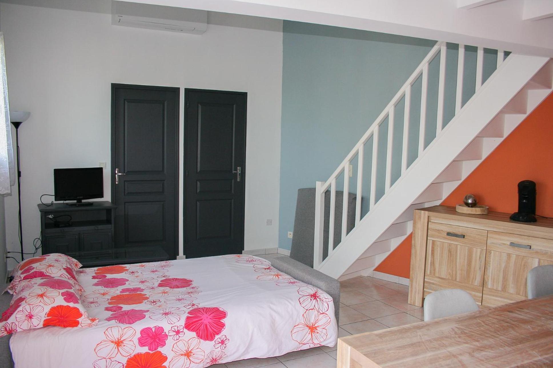 Gite De Catherine Saint-Christophe-des-Bardes Exterior photo